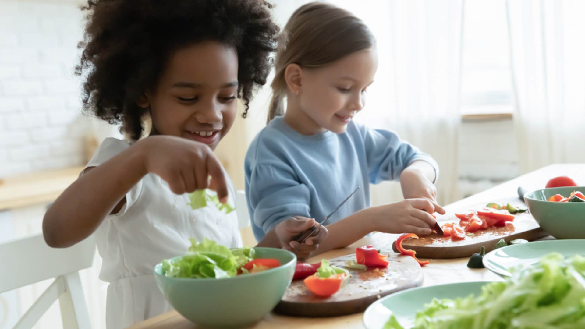 kids making their own lunch
